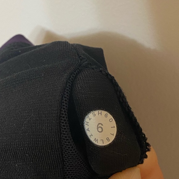 Lululemon Energy Sports Bra - Picture 3 of 3